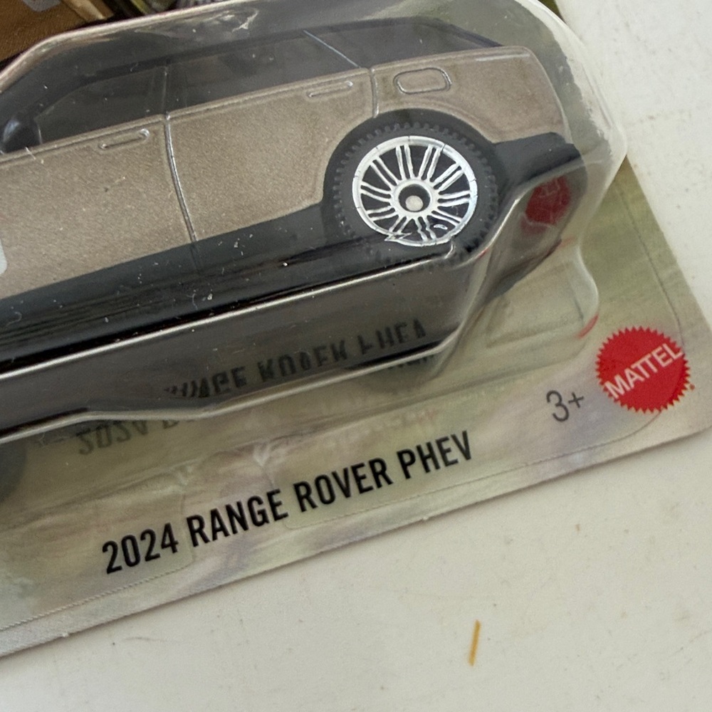 Mattel Matchbox 2024 Range Rover PHEV - Picture 2 of 7
